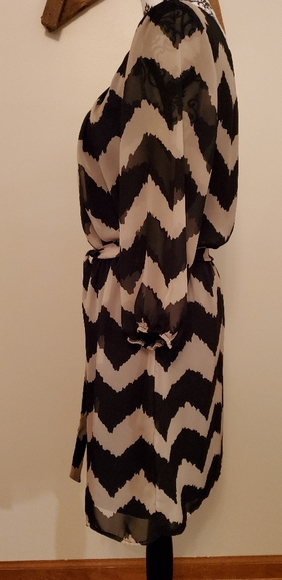 Lily Rose Chevron Dress. NWT - Picture 6 of 7